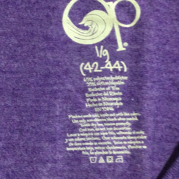 OP brand. Vneck solid tshirt - Picture 2 of 8